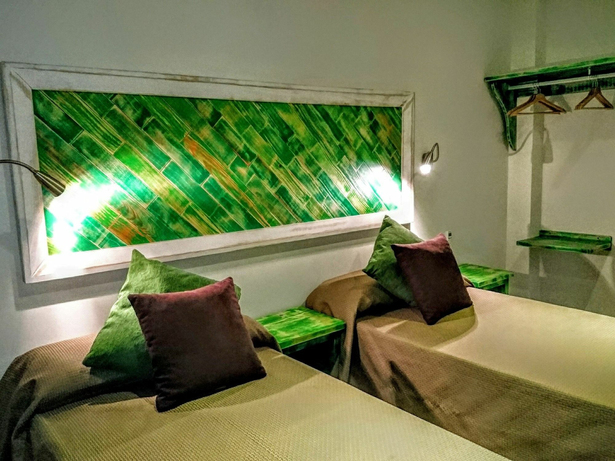 Hostal El Gallo Marbella Bagian luar foto