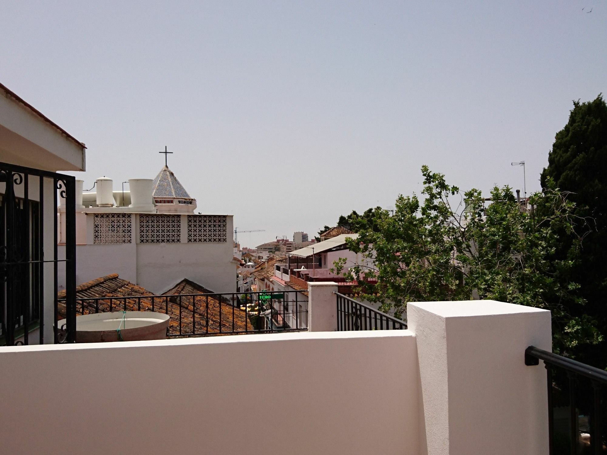 Hostal El Gallo Marbella Bagian luar foto