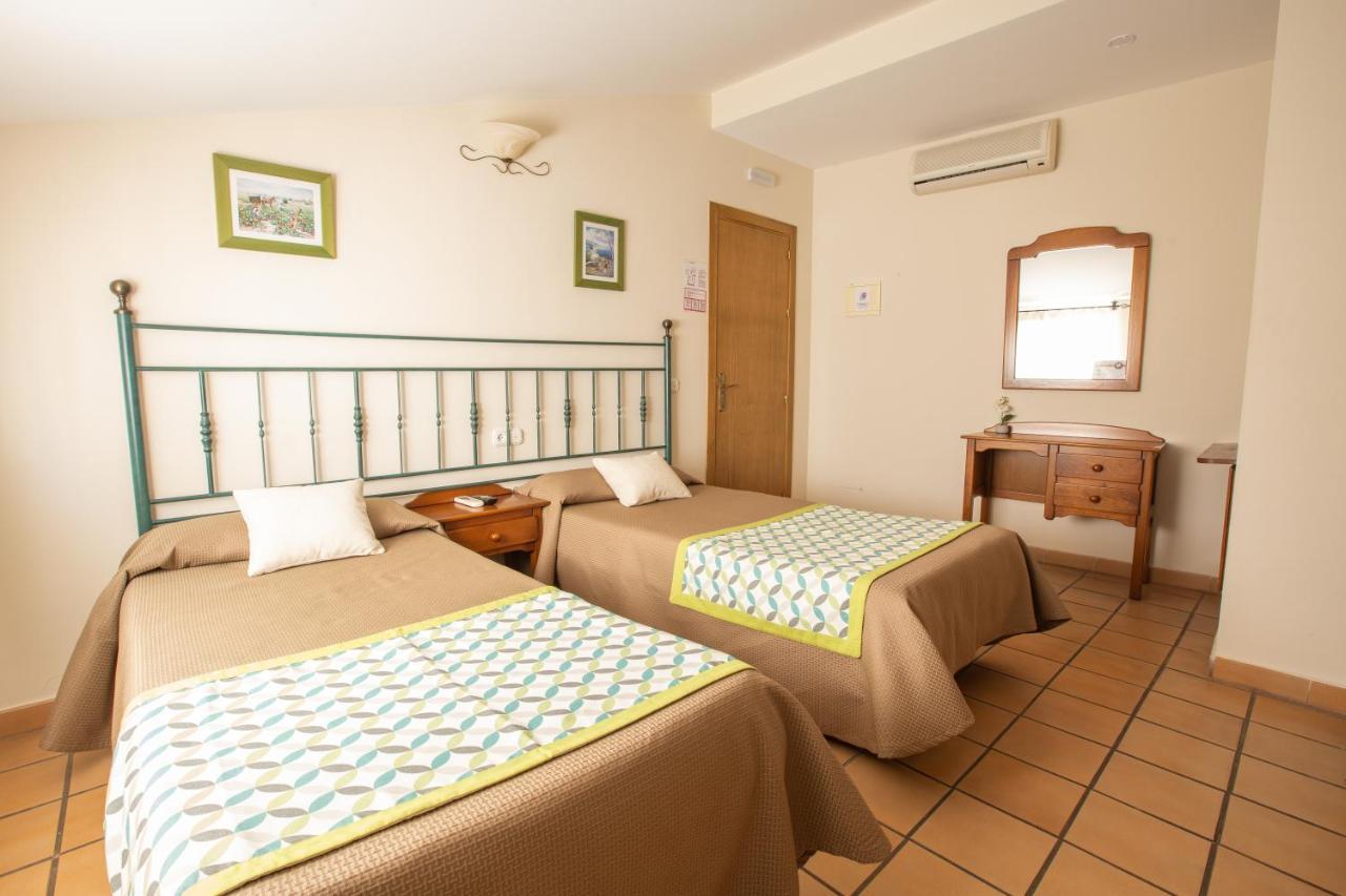 Hostal El Gallo Marbella Bagian luar foto