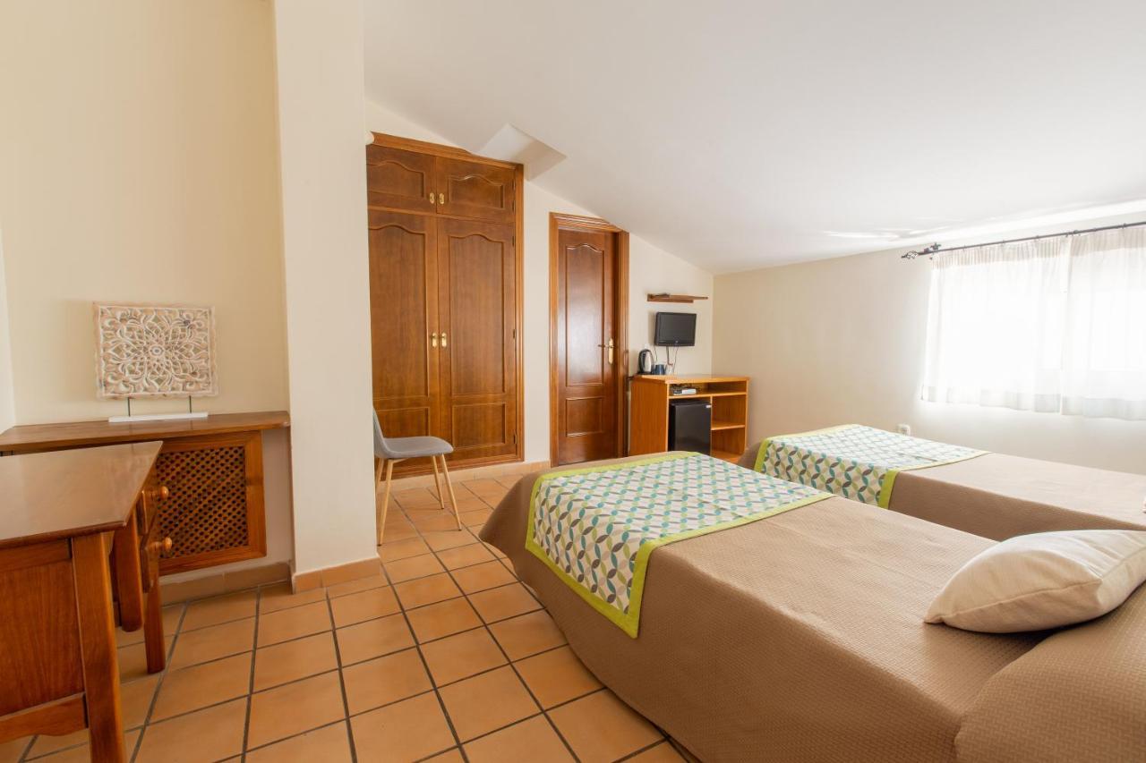 Hostal El Gallo Marbella Bagian luar foto