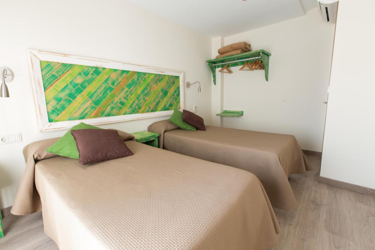 Hostal El Gallo Marbella Bagian luar foto