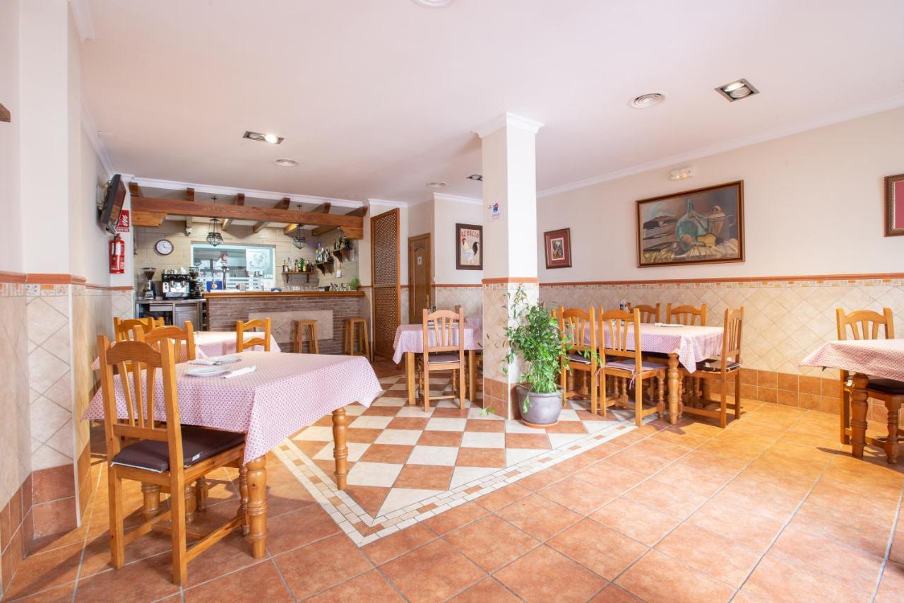 Hostal El Gallo Marbella Bagian luar foto