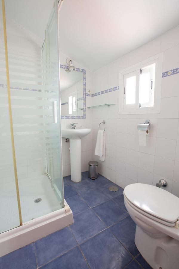 Hostal El Gallo Marbella Bagian luar foto