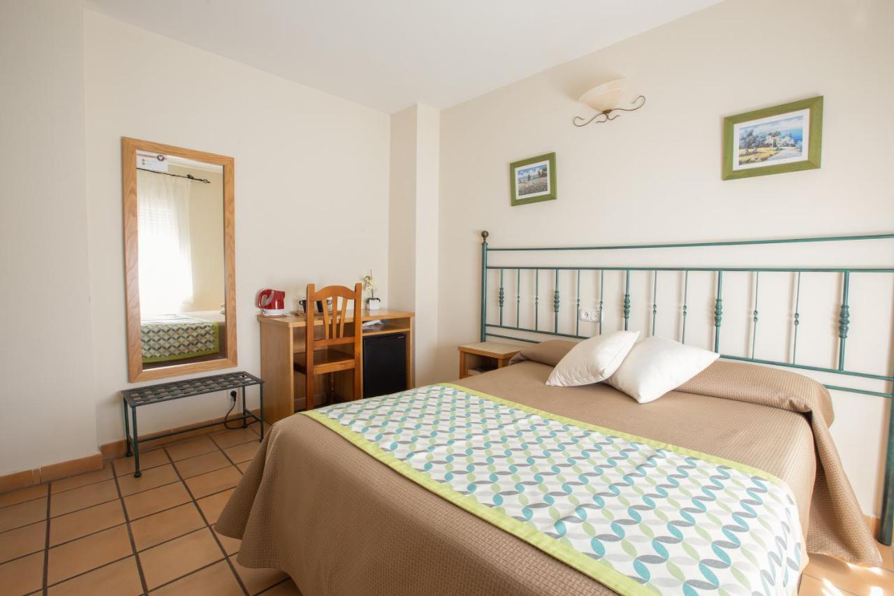 Hostal El Gallo Marbella Bagian luar foto