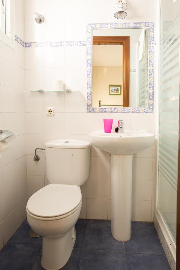 Hostal El Gallo Marbella Bagian luar foto